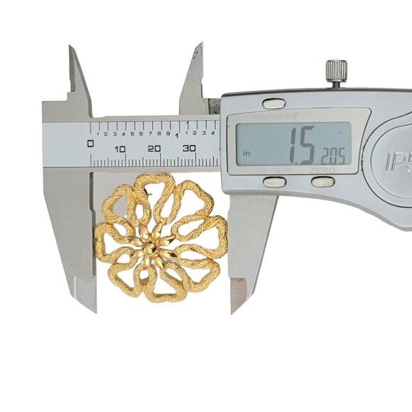 Trifari Crown Over T Gold Tone Open Textured Modernist Flower Brooch, Signed - Picture 5 of 6